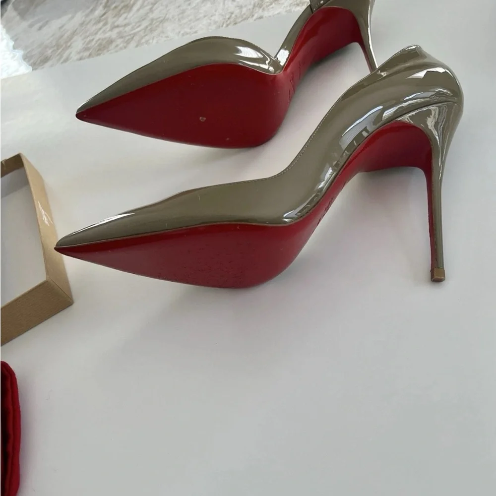 Christian Louboutin Green Heels Elegant Design - Picture 3 of 7